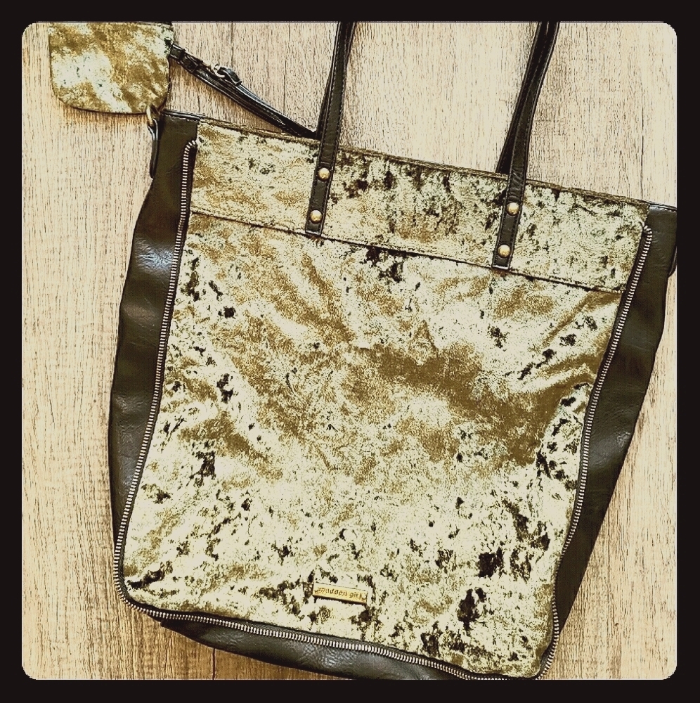 🍀MADDEN GIRL Green Velvet Bag/Tote with Coin Purse 🍀